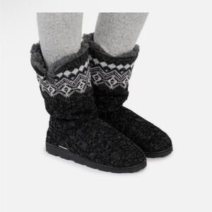 Muk luks Womens Size 11 Black Sweater Boots